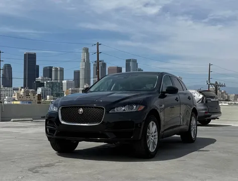 2019 Jaguar F-PACE 30t Prestige Sport Utility 4D