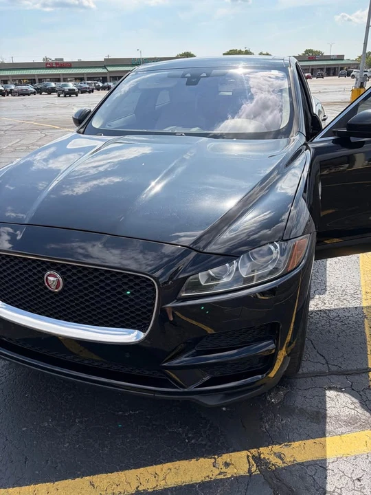 2019 Jaguar F-Pace - Image 3 of 20