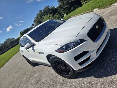 2019 Jaguar F-PACE 30t Prestige Sport Utility 4D