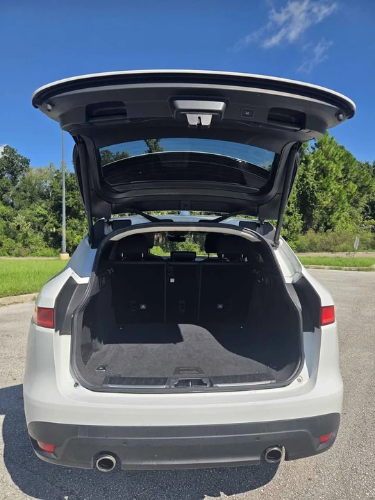 2019 Jaguar F-Pace - Image 11 of 20