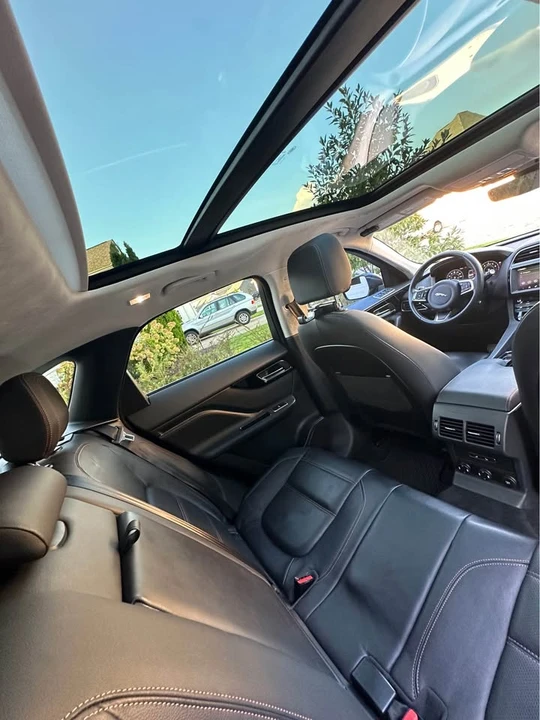 2019 Jaguar F-Pace - Image 17 of 20