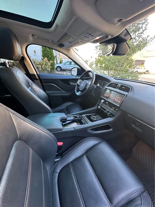 2019 Jaguar F-Pace - Image 12 of 20
