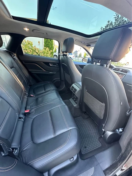 2019 Jaguar F-Pace - Image 14 of 20