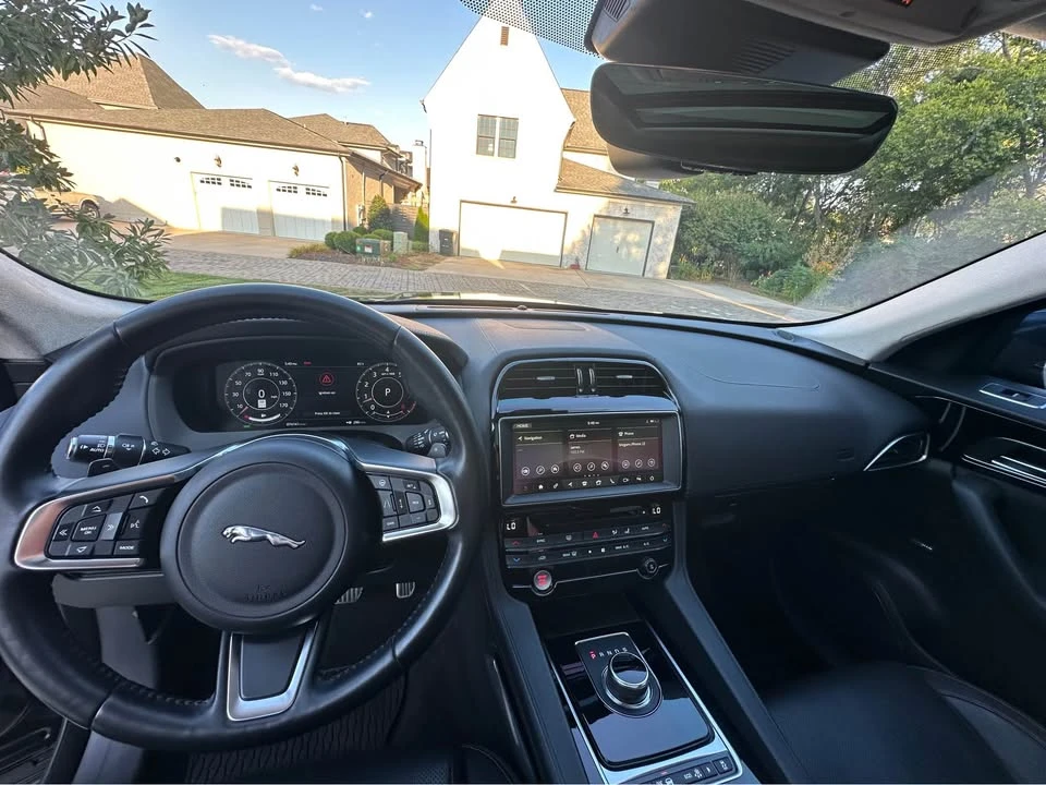 2019 Jaguar F-Pace - Image 9 of 20