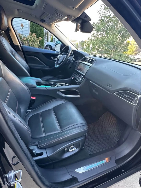 2019 Jaguar F-Pace - Image 10 of 20