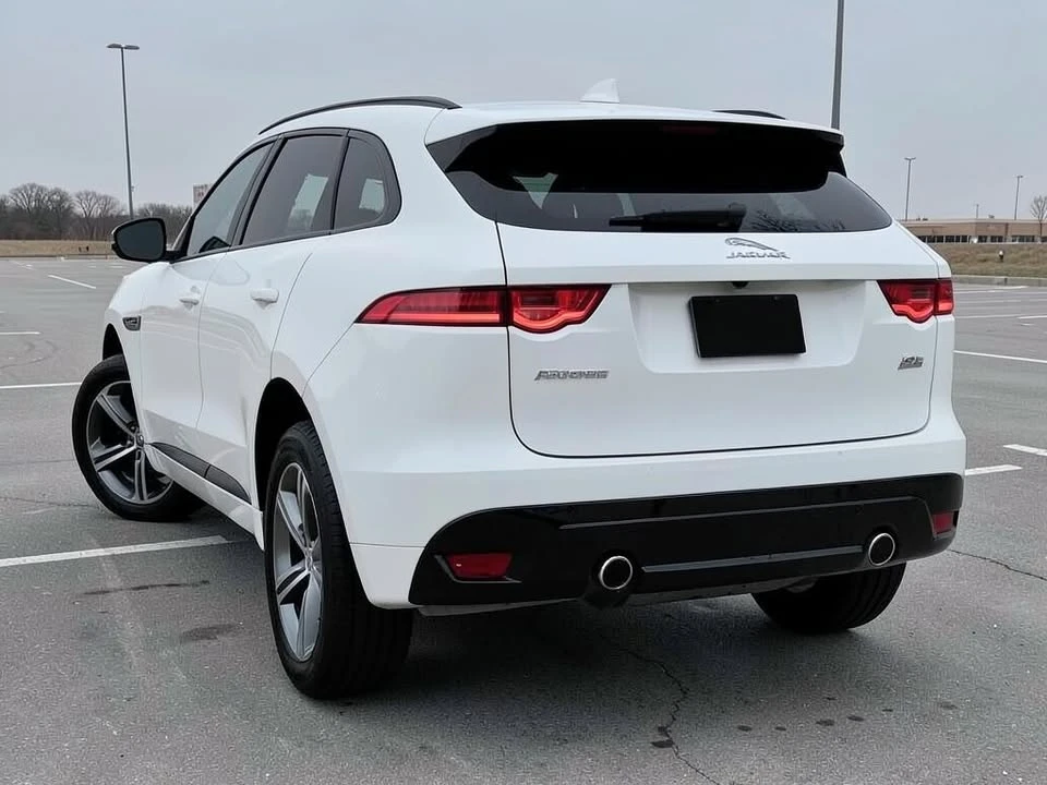 2019 Jaguar F-Pace - Image 7 of 20