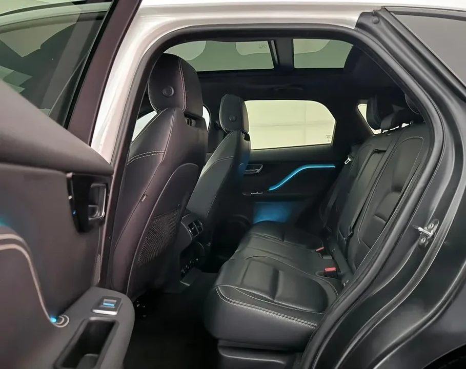 2019 Jaguar F-Pace - Image 10 of 20