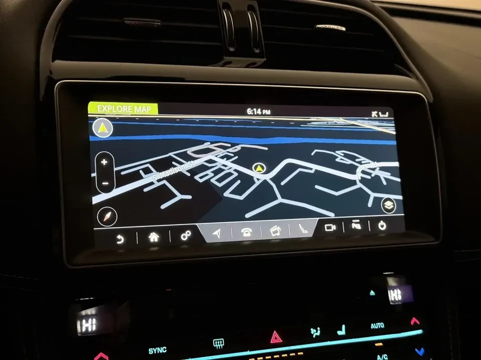 2019 Jaguar F-Pace - Image 14 of 20