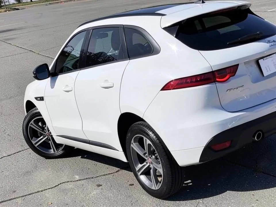 2019 Jaguar F-Pace - Image 8 of 20