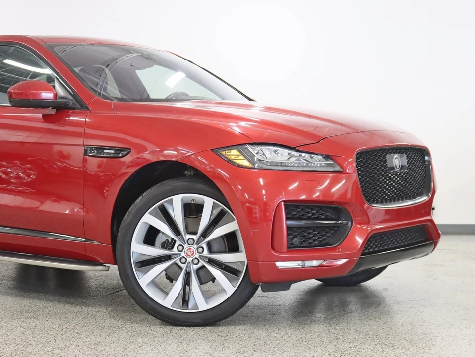 2019 Jaguar F-Pace - Image 2 of 12