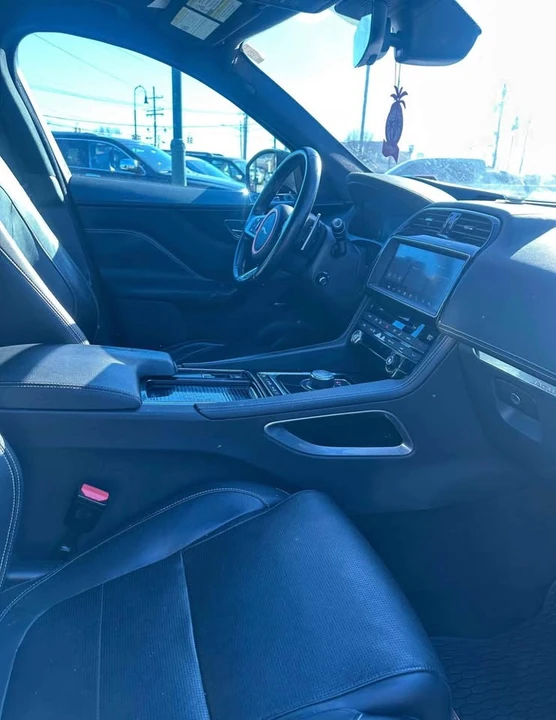 2019 Jaguar F-Pace SVR - Image 10 of 10