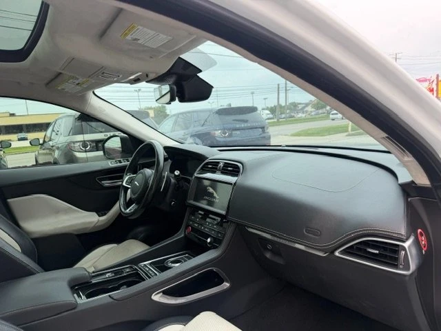 2019 Jaguar F-Pace - Image 9 of 20
