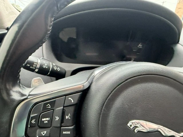 2019 Jaguar F-Pace - Image 15 of 20