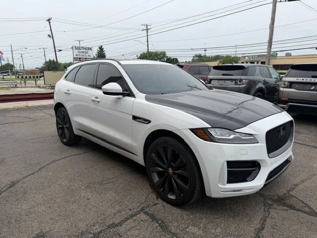 2019 Jaguar F-Pace - Image 2 of 20