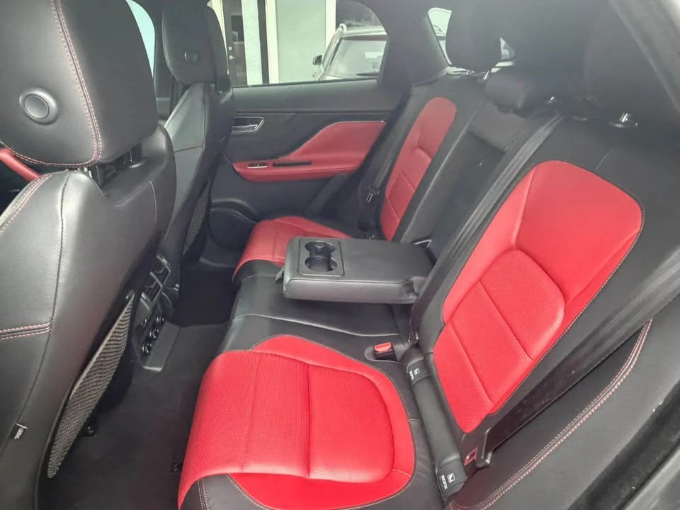 2019 Jaguar F-Pace SVR - Image 9 of 17