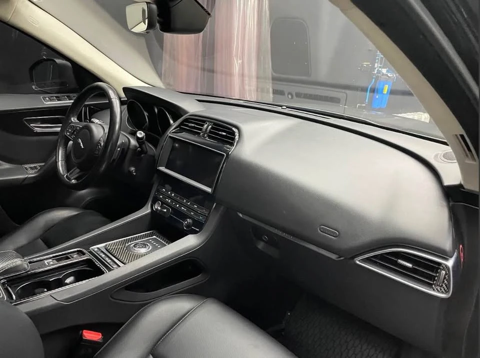 2019 Jaguar F-Pace - Image 9 of 10