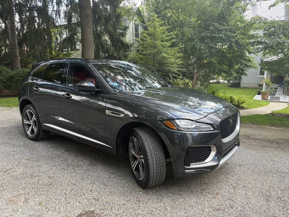 2019 Jaguar F-Pace - Image 2 of 5