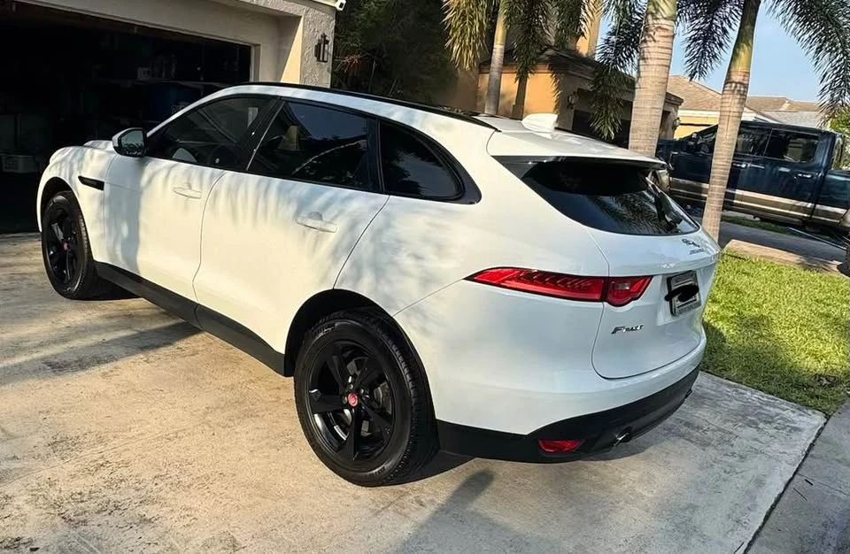 2019 Jaguar F-Pace - Image 4 of 10
