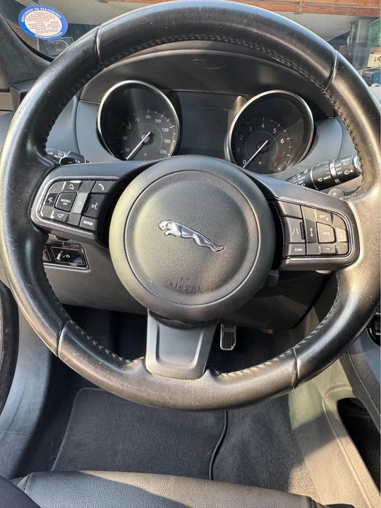 2019 Jaguar F-Pace - Image 7 of 10