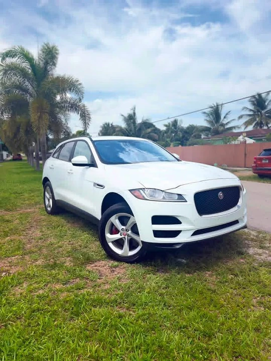 2019 Jaguar F-Pace - Image 2 of 19