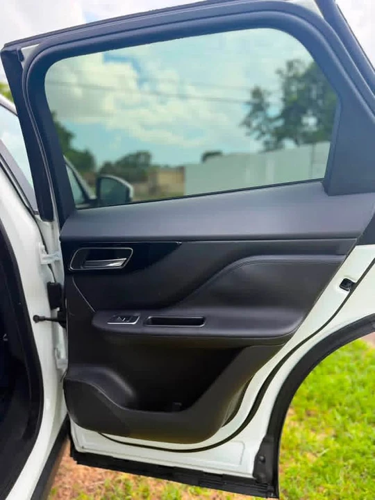 2019 Jaguar F-Pace - Image 13 of 19