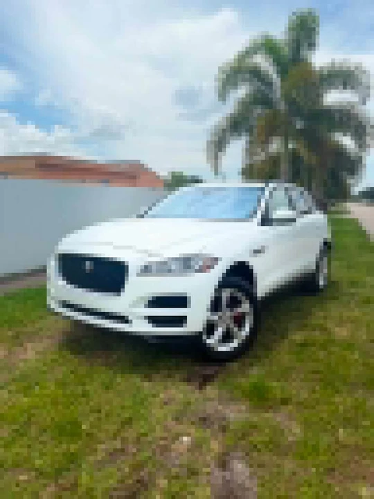 2019 Jaguar F-Pace - Image 3 of 19