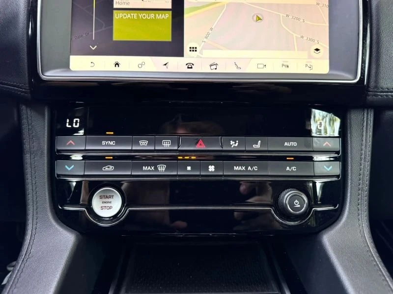 2019 Jaguar F-Pace - Image 12 of 20