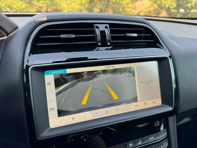 2019 Jaguar F-Pace - Image 11 of 20