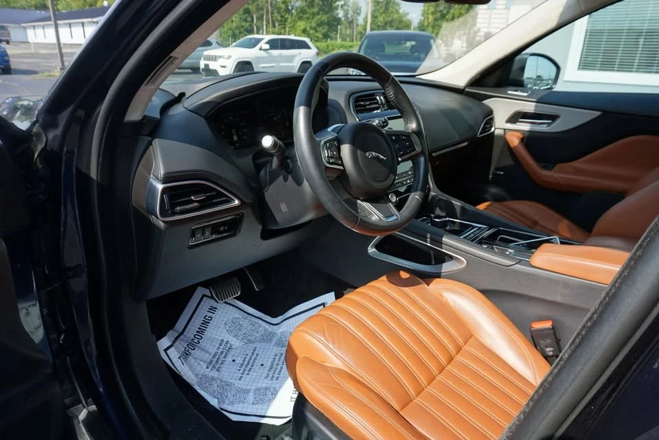 2019 Jaguar F-Pace - Image 15 of 20
