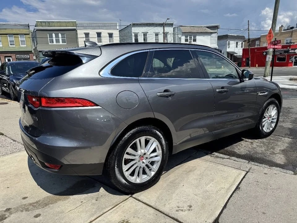 2019 Jaguar F-Pace - Image 9 of 20
