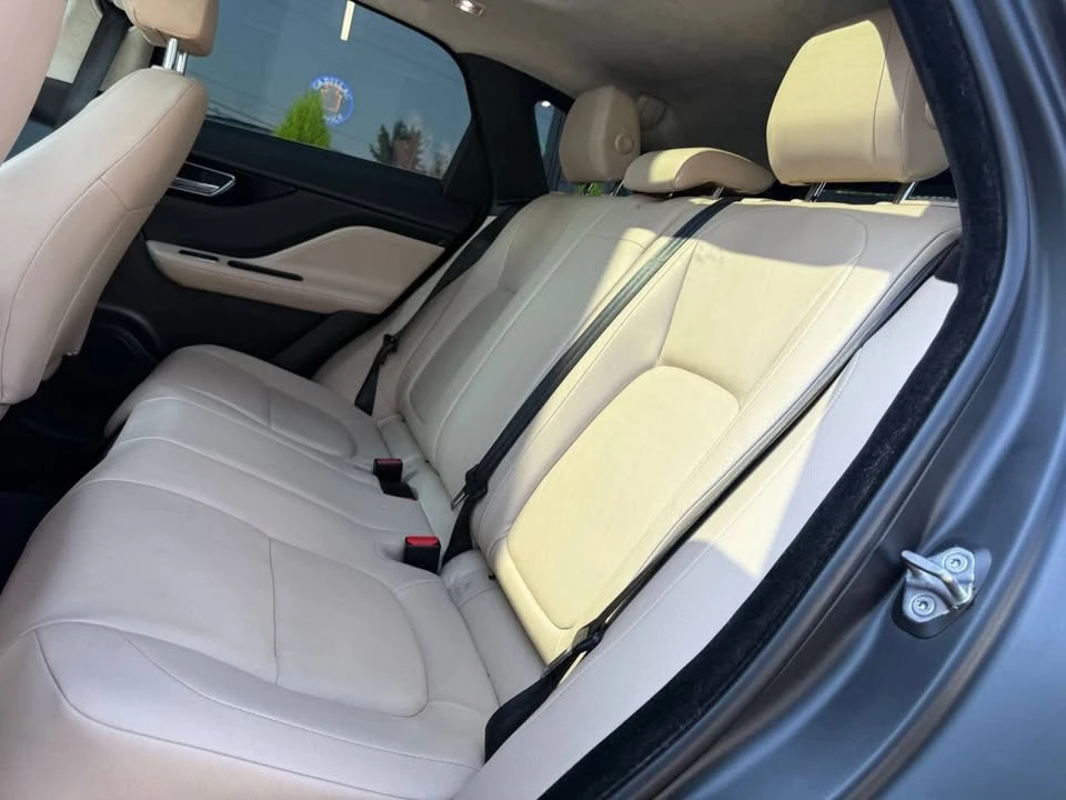 2019 Jaguar F-Pace - Image 9 of 20