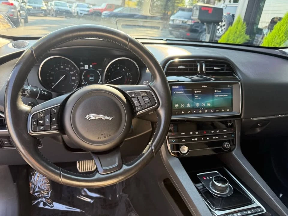 2019 Jaguar F-Pace - Image 19 of 20