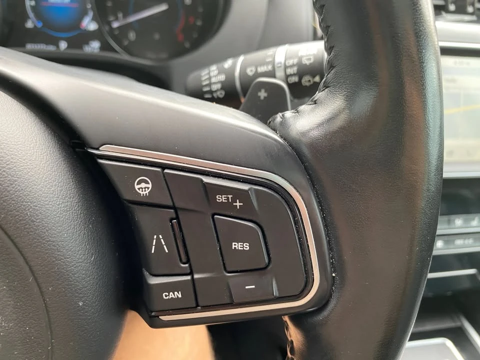 2019 Jaguar F-Pace - Image 17 of 20