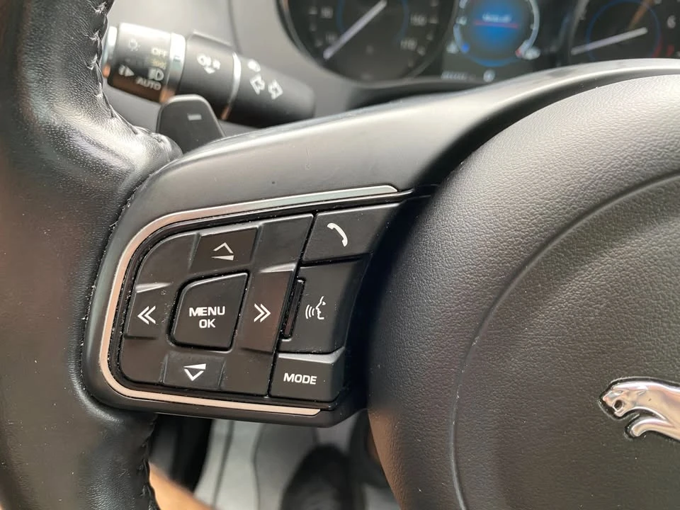 2019 Jaguar F-Pace - Image 16 of 20