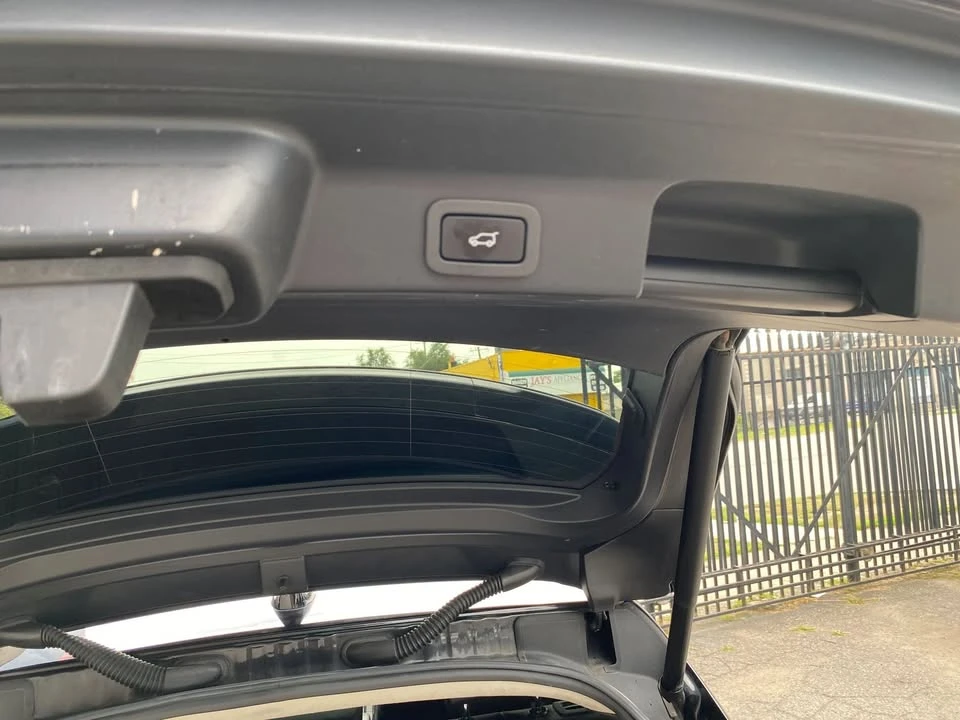2019 Jaguar F-Pace - Image 11 of 20