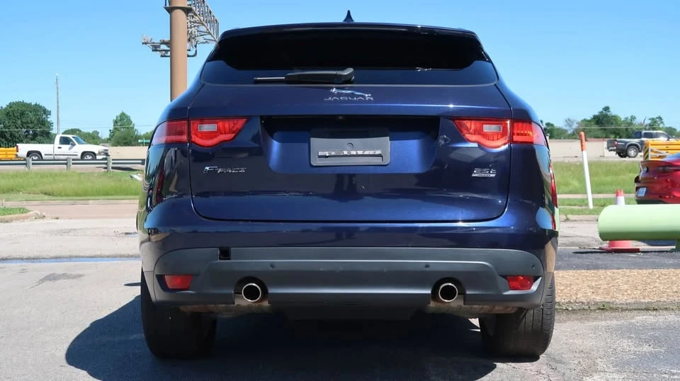 2019 Jaguar F-Pace - Image 2 of 10