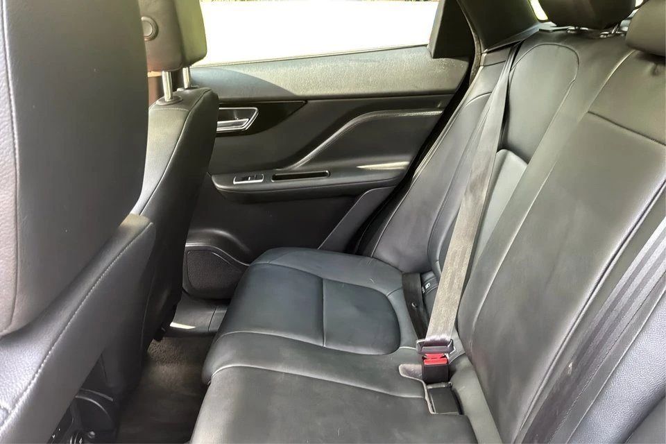 2019 Jaguar F-Pace - Image 10 of 20