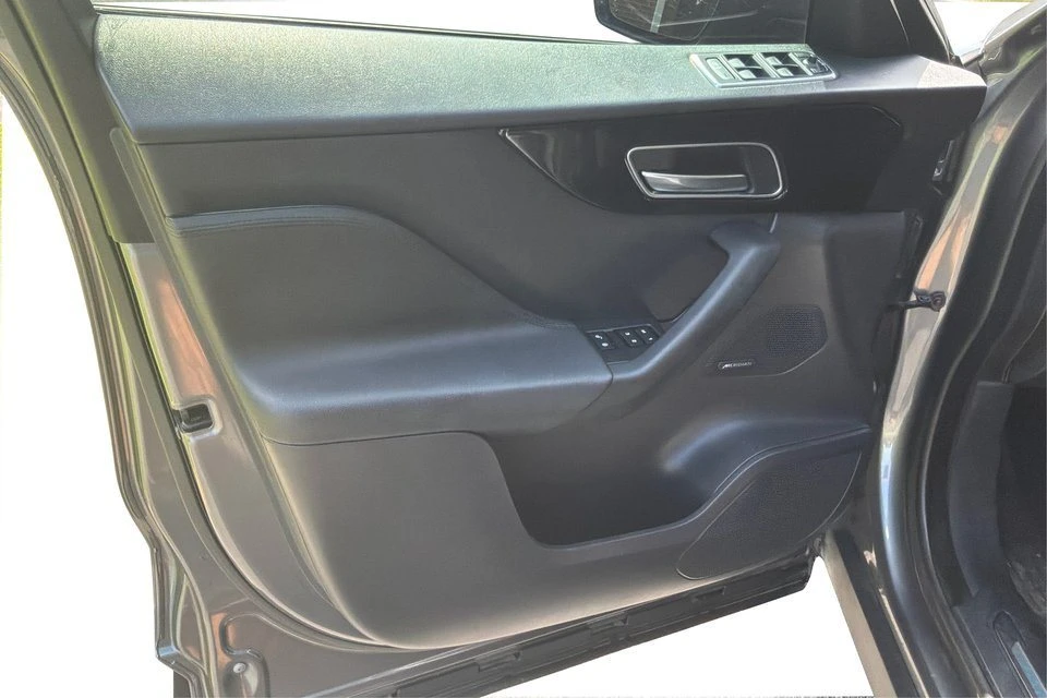 2019 Jaguar F-Pace - Image 19 of 20