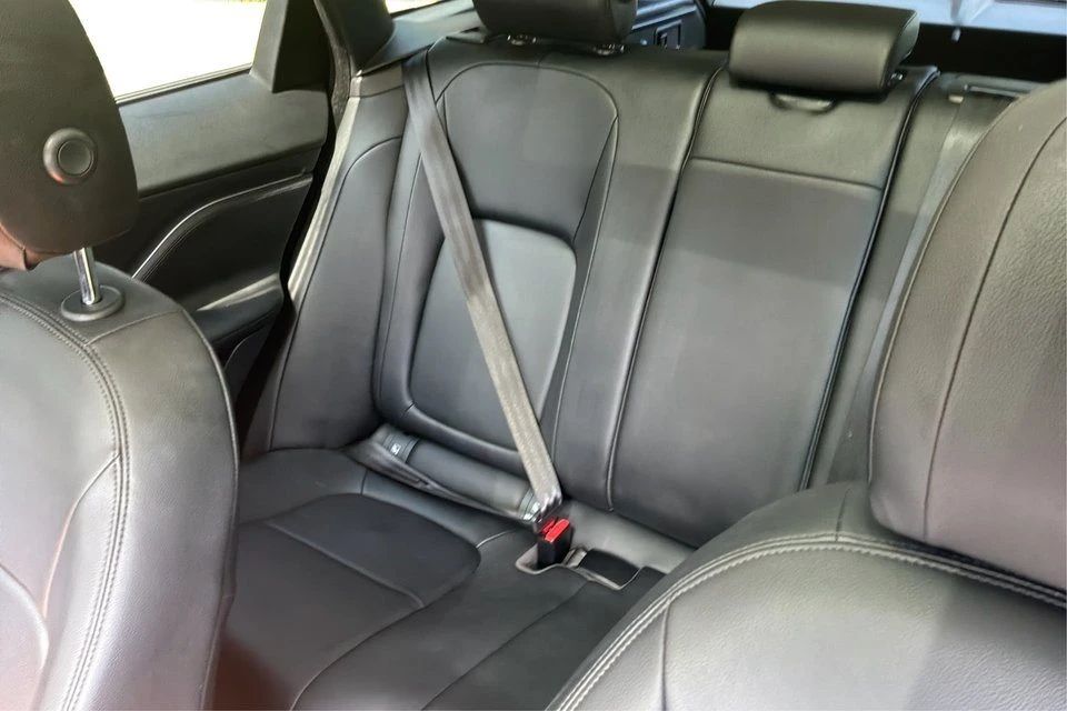 2019 Jaguar F-Pace - Image 14 of 20