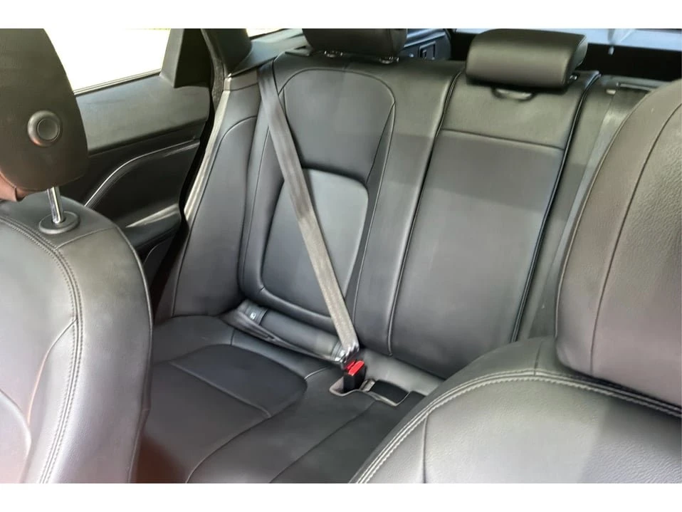 2019 Jaguar F-Pace - Image 15 of 20