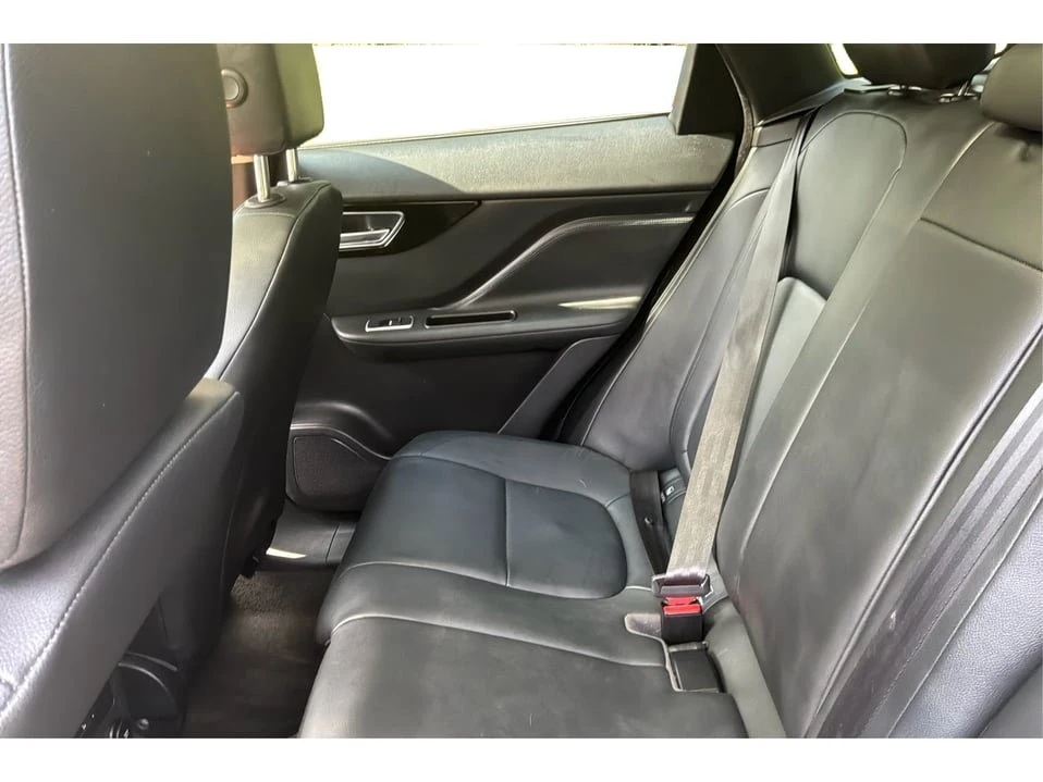 2019 Jaguar F-Pace - Image 11 of 20