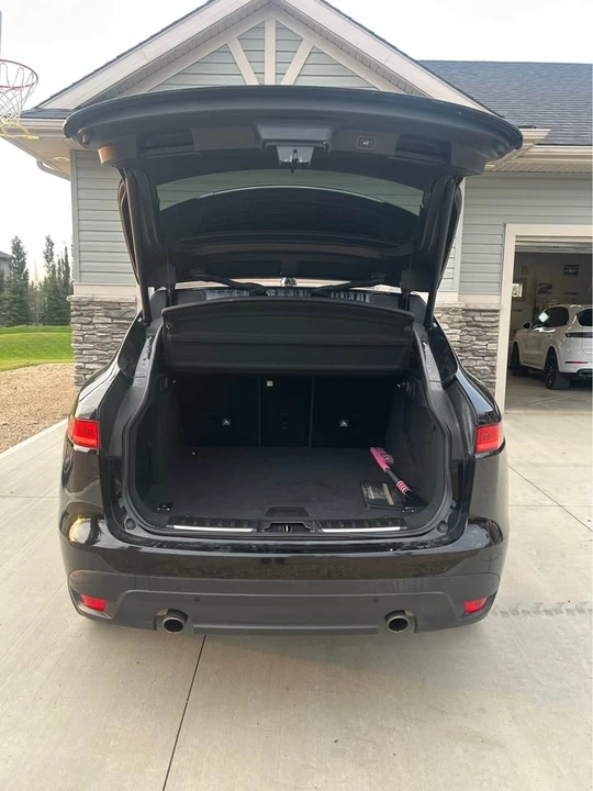 2019 Jaguar F-Pace - Image 8 of 10
