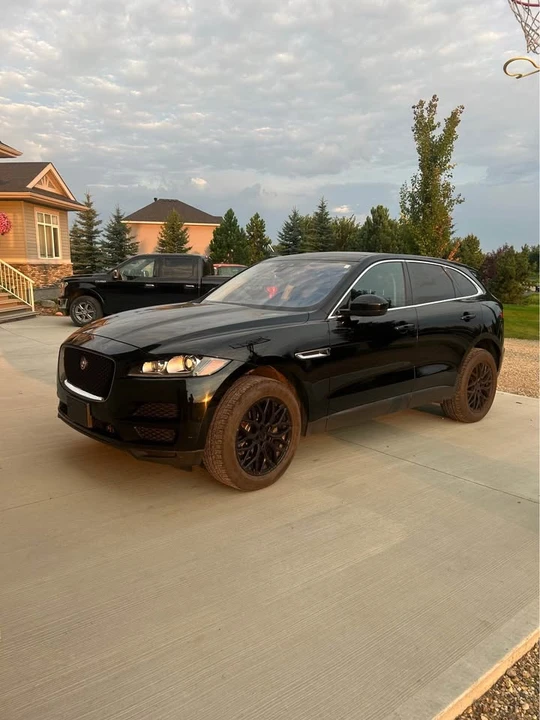 2019 Jaguar F-Pace - Image 2 of 10