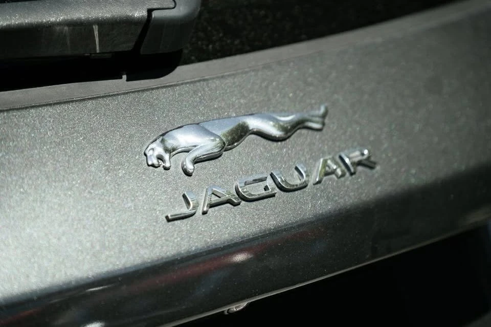 2019 Jaguar F-Pace - Image 14 of 20