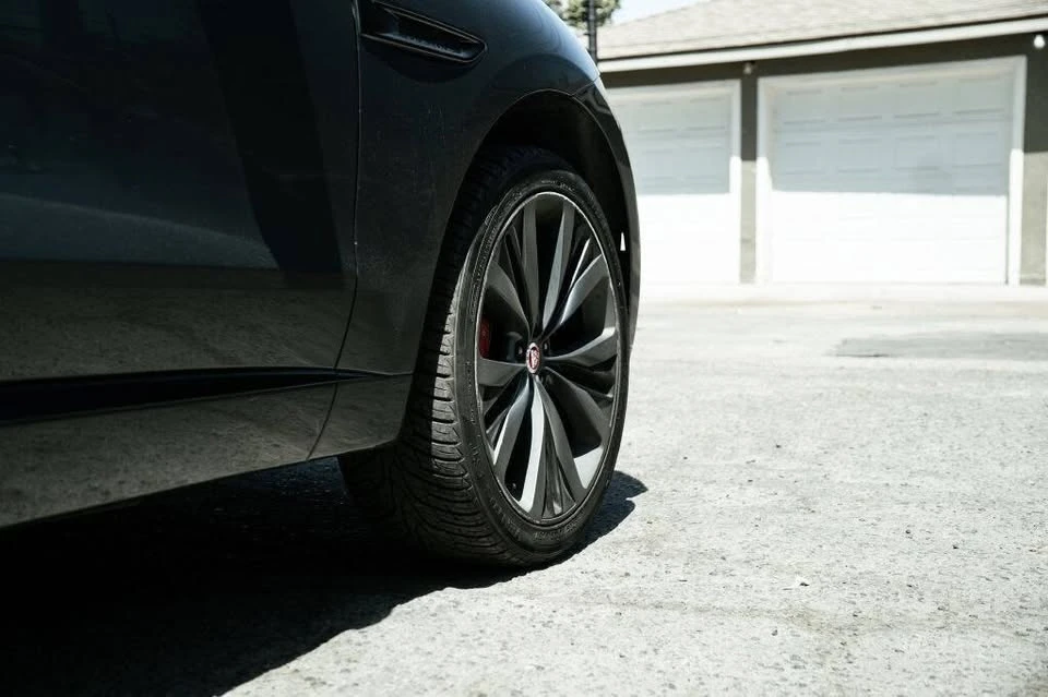2019 Jaguar F-Pace - Image 16 of 20