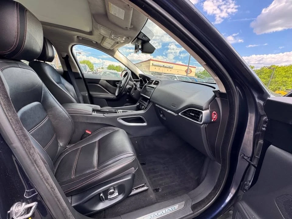 2019 Jaguar F-Pace - Image 15 of 20
