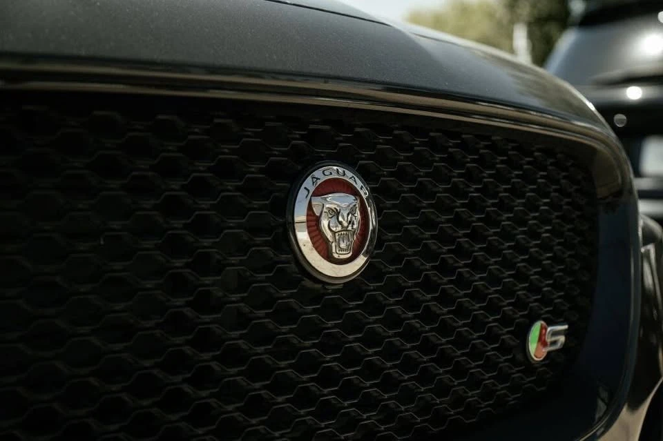 2019 Jaguar F-Pace - Image 9 of 20