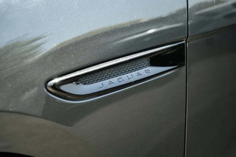 2019 Jaguar F-Pace - Image 12 of 20
