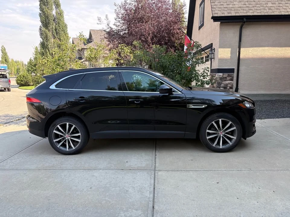 2019 Jaguar F-Pace - Image 2 of 10