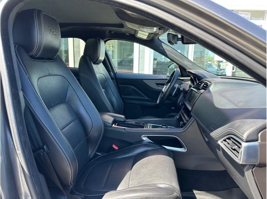2019 Jaguar F-Pace - Image 16 of 20